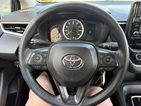 Certified 2022 Toyota Corolla LE FWD image 20