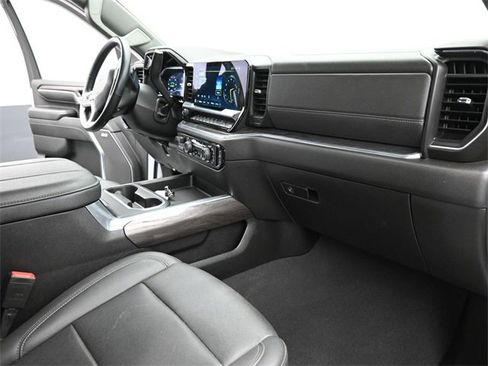 Used 2024 Chevrolet Silverado 2500 LTZ w/ LTZ Convenience Package image 21