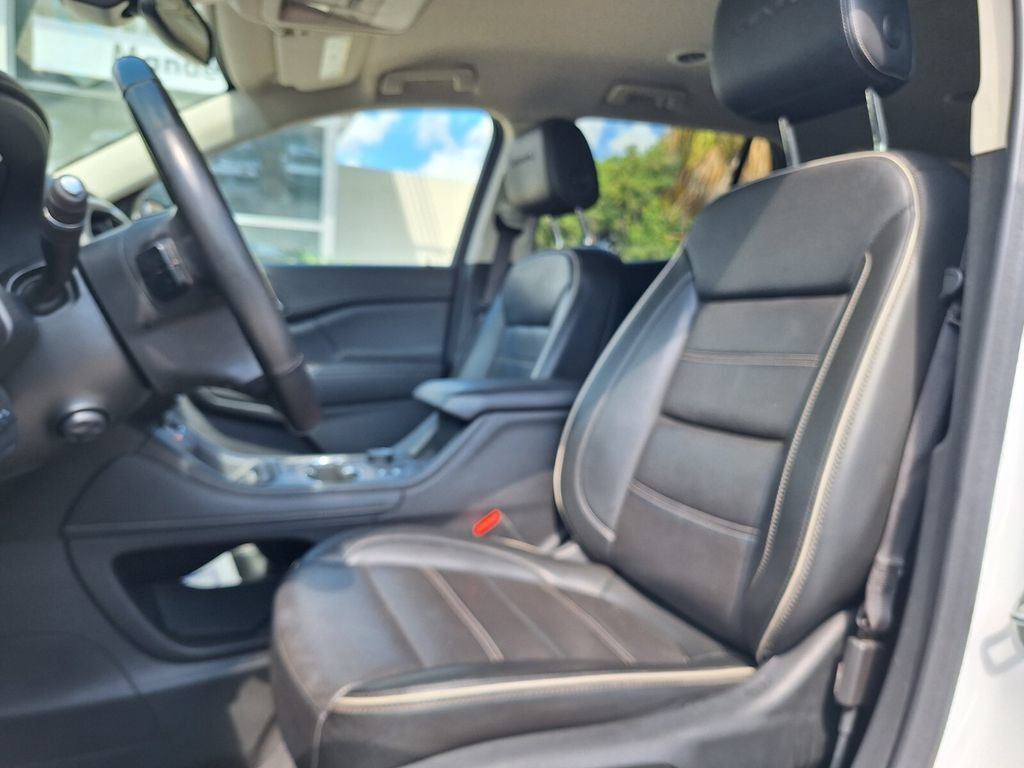 Used 2023 GMC Acadia Denali FWD image 25