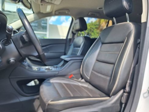 Used 2023 GMC Acadia Denali FWD image 25
