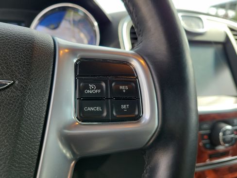 Used 2014 Chrysler 300 RWD image 24