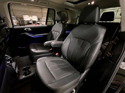 Used 2019 BMW X7 xDrive40i w/ Cold Weather Package image 25