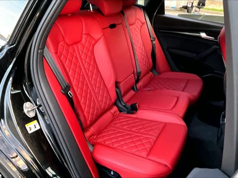 Used 2025 Audi SQ5 Prestige w/ Prestige Package image 18