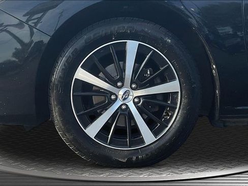 Used 2019 Subaru Impreza 2.0i Premium AWD/4WD image 33
