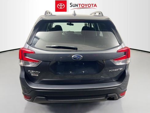 Used 2022 Subaru Forester Premium image 5