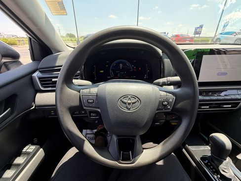 Used 2026 Toyota Camry LE FWD image 7