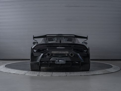 Used 2024 Lamborghini Huracan STO RWD image 4