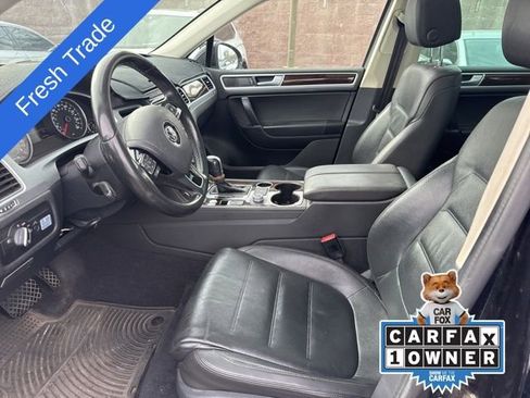 Used 2016 Volkswagen Touareg TDI AWD/4WD image 7