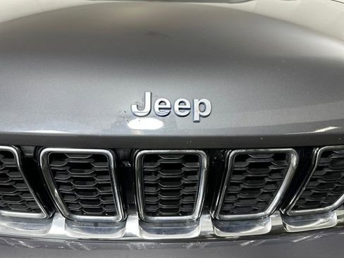 Used 2022 Jeep Grand Cherokee Limited 4xe image 9
