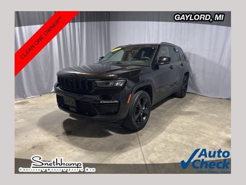 Used 2025 Jeep Grand Cherokee Limited w/ Luxury Tech Group II AWD/4WD image 1