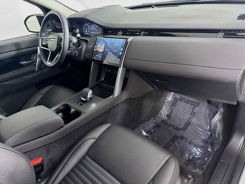 Used 2025 Land Rover Discovery Sport S image 28