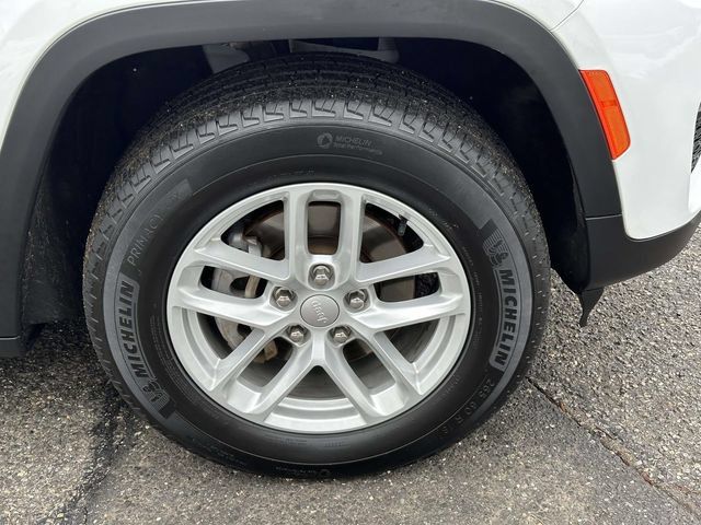 Certified 2024 Jeep Grand Cherokee Laredo X AWD/4WD image 10