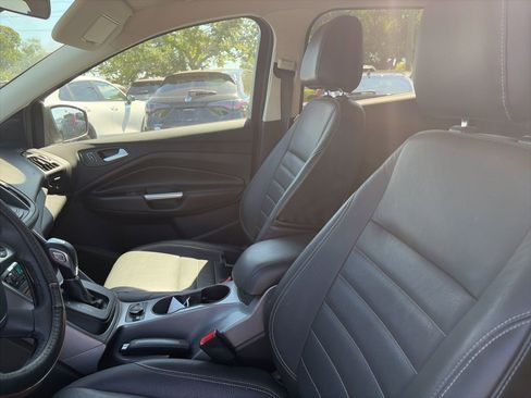 Used 2015 Ford Escape SE w/ Equipment Group 201A AWD/4WD image 12