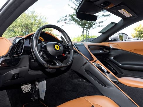 Used 2022 Ferrari Roma RWD image 25