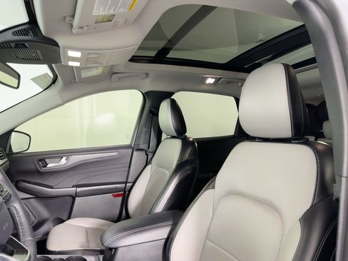 Used 2023 Ford Escape Platinum image 14