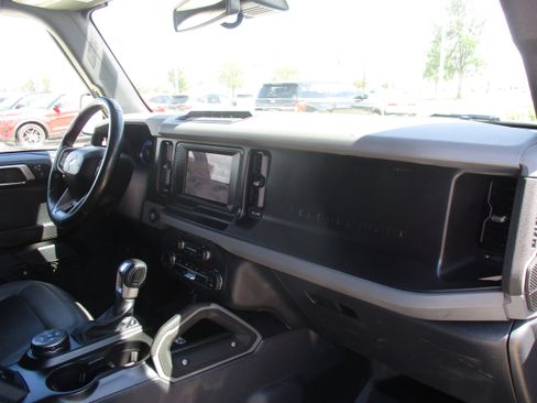 Used 2023 Ford Bronco Big Bend w/ Sasquatch Package AWD/4WD image 41