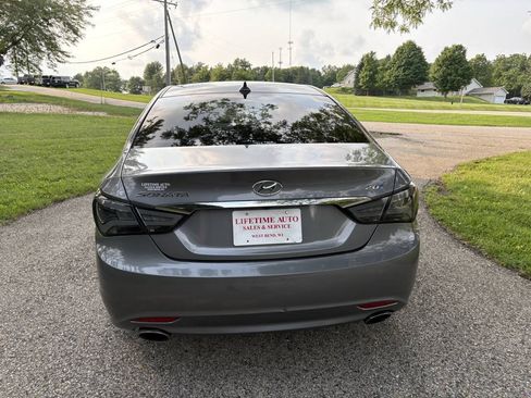 Used 2012 Hyundai Sonata SE w/ Navigation & Sunroof Pkg FWD image 4