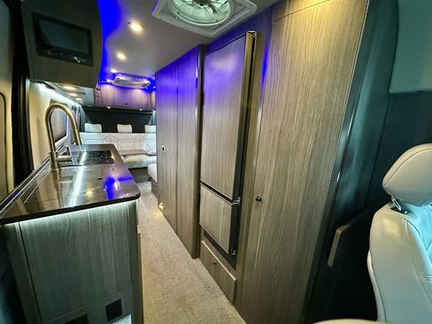 Used 2024 Mercedes-Benz Sprinter 3500 image 60
