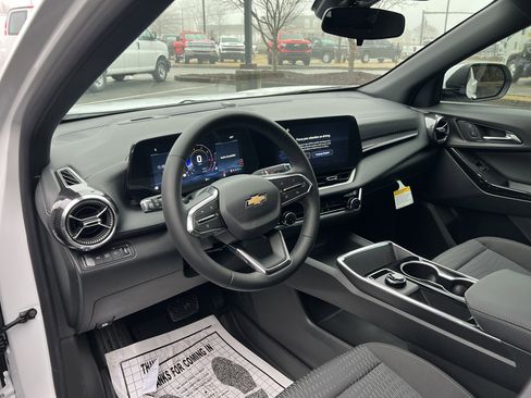 New 2026 Chevrolet Equinox LT image 17