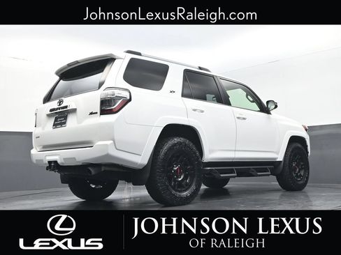 Used 2024 Toyota 4Runner SR5 Premium w/ Moonroof Package AWD/4WD image 20