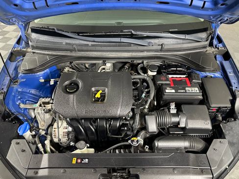 Used 2020 Hyundai Elantra SE FWD image 12