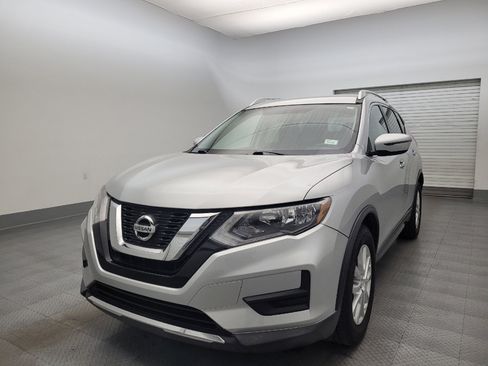 Used 2017 Nissan Rogue SV image 15