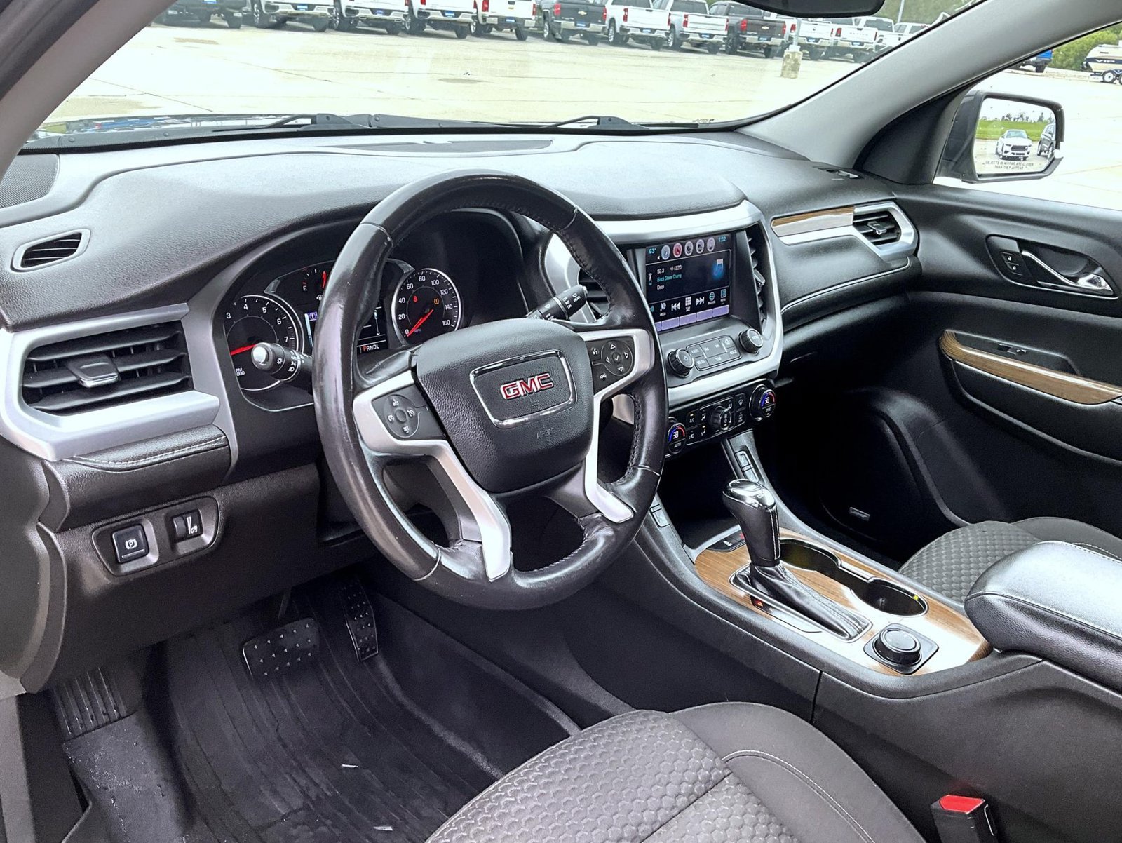 Used 2017 GMC Acadia SLE FWD image 13