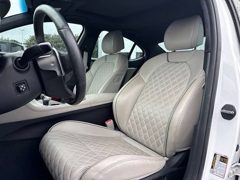 Used 2022 Genesis G70 3.3T RWD image 9