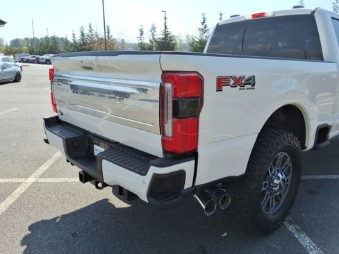 Used 2024 Ford F250 Limited w/ FX4 Off-Road Package image 15
