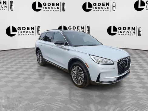 Used 2025 Lincoln Corsair Reserve w/ Rear Removable Package Tray FWD image 2