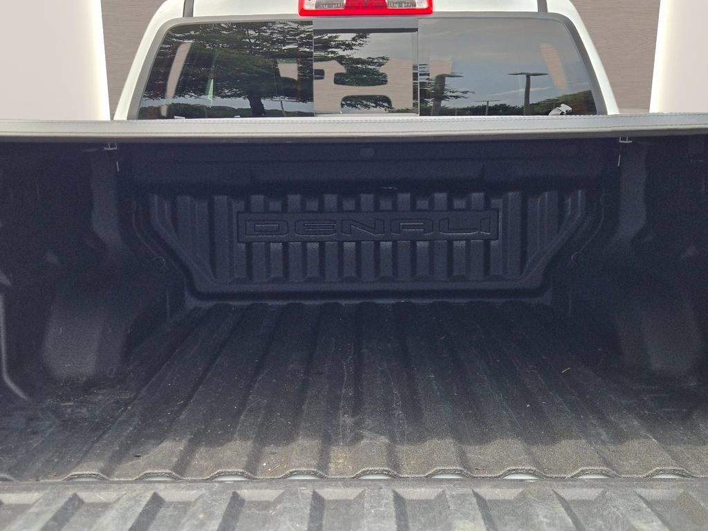 Used 2024 GMC Canyon Denali AWD/4WD image 12