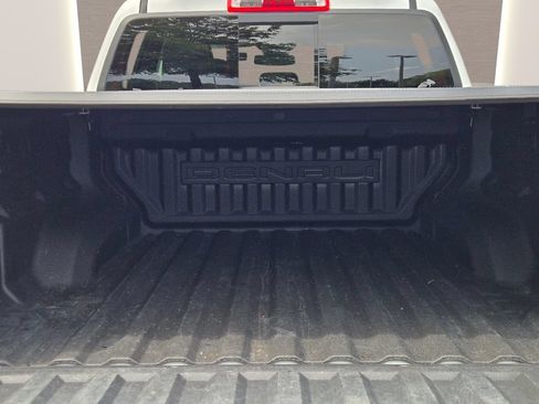 Used 2024 GMC Canyon Denali AWD/4WD image 12
