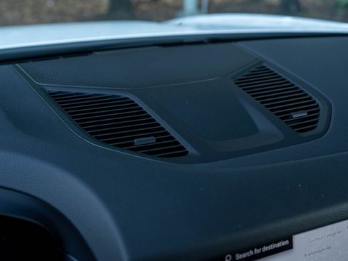 Certified 2025 Porsche Cayenne image 28