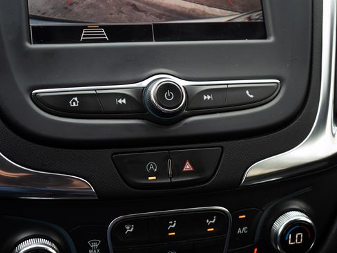 Used 2022 Chevrolet Equinox LT image 33