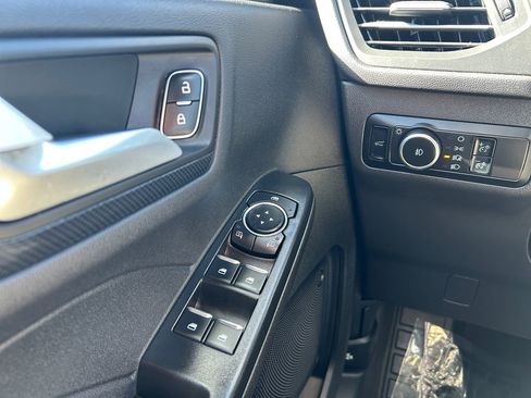 Used 2025 Ford Escape ST-Line Select image 18
