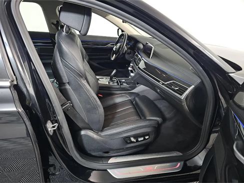 Used 2020 BMW 740i RWD image 4
