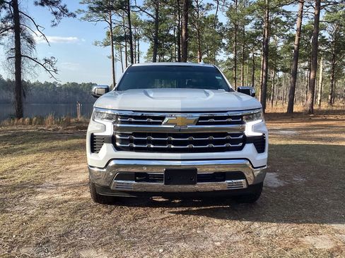 New 2026 Chevrolet Silverado 1500 LTZ w/ LTZ Premium Package AWD/4WD image 8