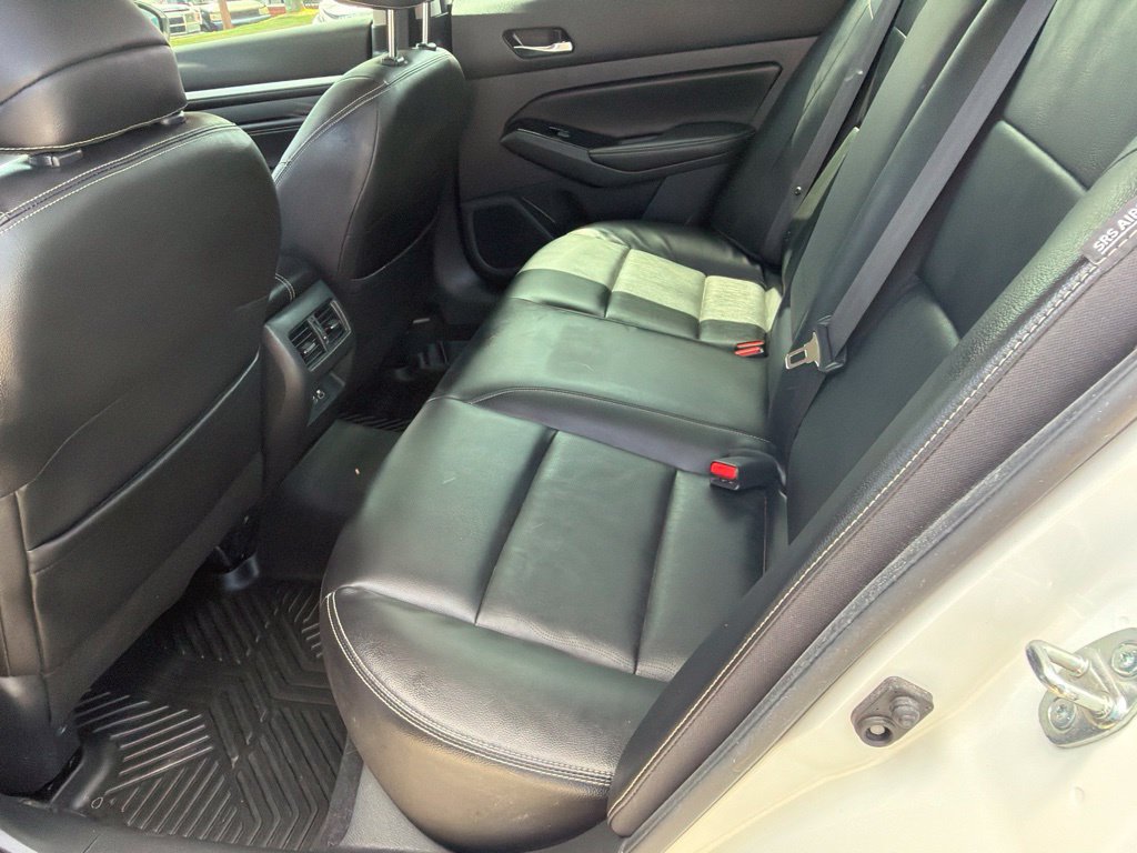 Used 2021 Nissan Altima 2.5 SL FWD image 12