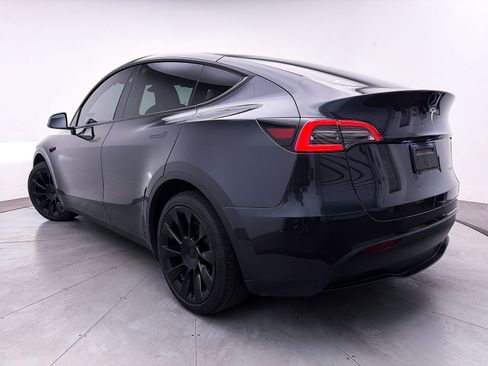 Used 2024 Tesla Model Y Long Range image 2