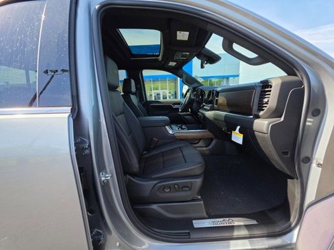 New 2026 Chevrolet Silverado 2500 High Country w/ High Country Premium Package AWD/4WD image 14