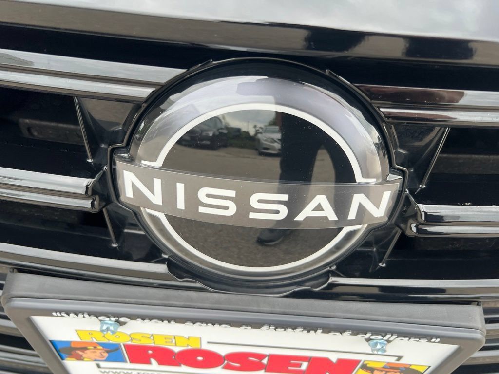 Certified 2025 Nissan Versa SR w/ Trunk Package FWD image 29