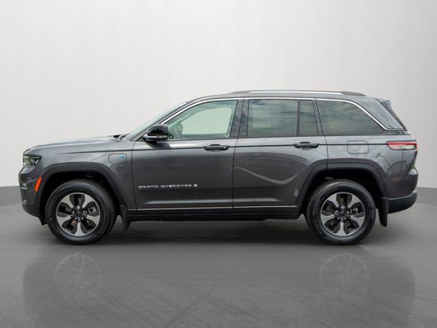Used 2023 Jeep Grand Cherokee 4WD 4xe w/ Luxury Tech Group II image 4