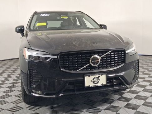 Used 2025 Volvo XC60 B5 Plus AWD/4WD image 2