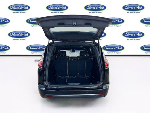 Used 2025 Chrysler Pacifica Select FWD image 25