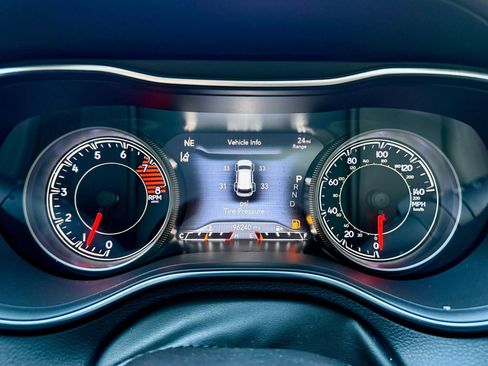 Used 2019 Jeep Cherokee Overland w/ Technology Group image 17