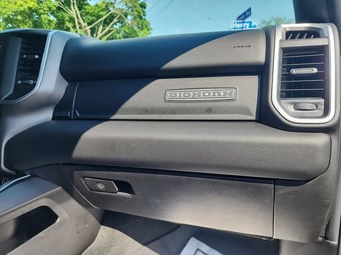 Used 2020 RAM 1500 Big Horn AWD/4WD image 46