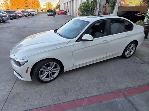 Used 2016 BMW 320i Sedan RWD image 13