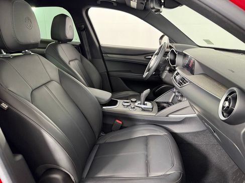 Used 2023 Alfa Romeo Stelvio Ti AWD/4WD image 33