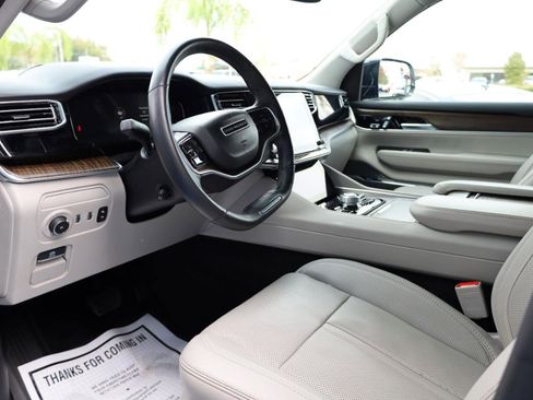 Used 2023 Jeep Grand Wagoneer 4WD image 8