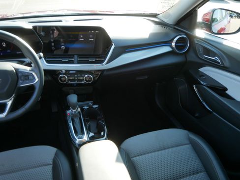 Used 2024 Chevrolet Trax LT w/ Driver Confidence Package image 11